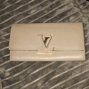 LOUIS VITTON CAPUCINES WALLET M61249